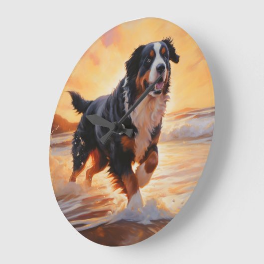 Sandy Paws Berner Berghond op Strand Zonsondergang Grote Klok (Hoek)
