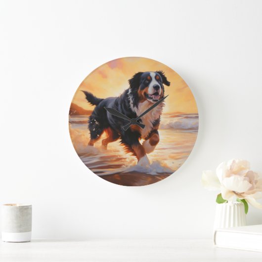 Sandy Paws Berner Berghond op Strand Zonsondergang Grote Klok (Huis)