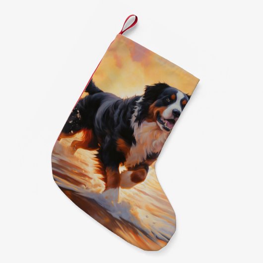 Sandy Paws Berner Berghond op Strand Zonsondergang Kleine Kerstsok (Voorkant (Hangend))