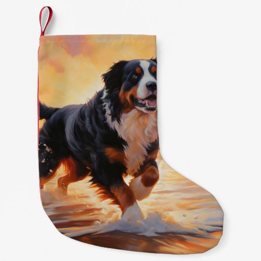 Sandy Paws Berner Berghond op Strand Zonsondergang Kleine Kerstsok (Voorkant)
