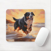 Sandy Paws Berner Berghond op Strand Zonsondergang Muismat (Met muis)