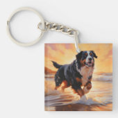 Sandy Paws Berner Berghond op Strand Zonsondergang Sleutelhanger (Voorkant)