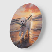 Sandy Paws Bichon Frise Hond op Strand Zonsonderga Grote Klok (Hoek)