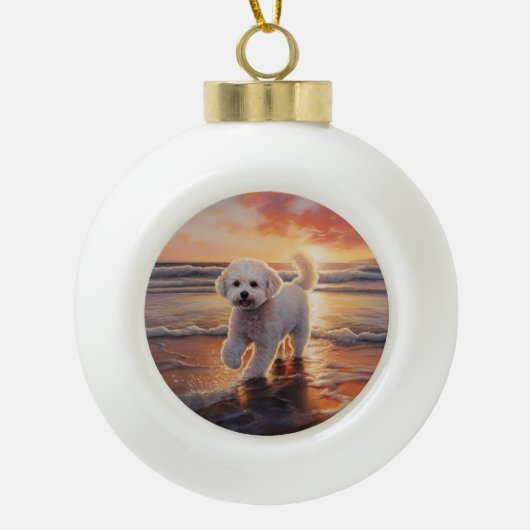 Sandy Paws Bichon Frise Hond op Strand Zonsonderga Keramische Bal Ornament (Voorkant)