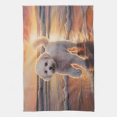 Sandy Paws Bichon Frise Hond op Strand Zonsonderga Theedoek (Verticaal)