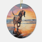 Sandy Paws bloedhond op strand zonsondergang Keramisch Ornament (Links)