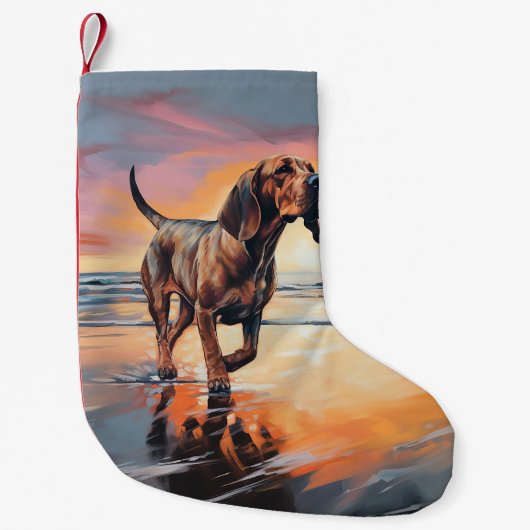 Sandy Paws bloedhond op strand zonsondergang Kleine Kerstsok (Voorkant)