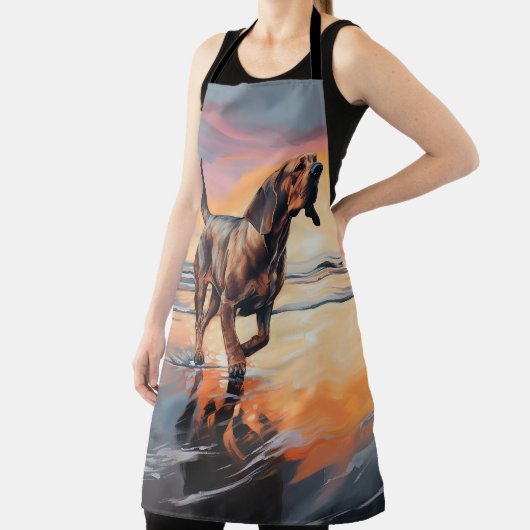 Sandy Paws bloedhond op strand zonsondergang Schort (Insitu)