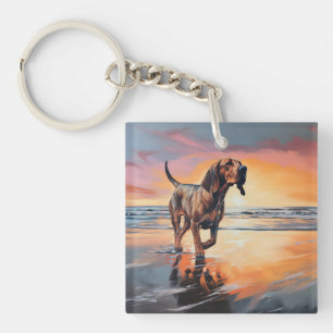 Sandy Paws bloedhond op strand zonsondergang Sleutelhanger