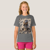 Sandy Shores: Baby Sloth Bouw Zandkastelen, T-shirt (Voorkant volledig)