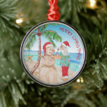 Sandy Snowman Snowbird Kerstmis Metalen Ornament<br><div class="desc">Waterverf Santa Claus bouwt een zandsneeuwman op het strand onder een palmboom met oceaan op de achtergrond. Verdomd ornament voor iemand die aan de kust leeft of je sneeuwvogelouders.</div>