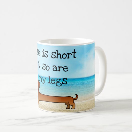 Sandy strand grappige dachshund hotdog mok (Voorkant rechts)