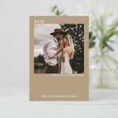 Sandy Tan Buff Simple Minimalist Photo Wedding RSVP Kaartje (Staand voorkant)