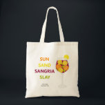 Sangria Bachelorette Party Beach Weekend Tote Bag<br><div class="desc">Deze canvas tas heeft een kleurrijke afbeelding van een sangrieglas en de woorden: Zon,  Zand,  Sangria,  Slay. Geef ze aan al je meisjes voor je vrijgezellenfeest of huwelijksweekend. Pas aan met uw informatie en wijzig de bewoordingen naar uw eigen stijl.</div>