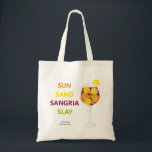 Sangria Bachelorette Party Beach Weekend Tote Bag<br><div class="desc">Deze canvas tas heeft een kleurrijke afbeelding van een sangrieglas en de woorden: Zon,  Zand,  Sangria,  Slay. Geef ze aan al je meisjes voor je vrijgezellenfeest of huwelijksweekend. Pas aan met uw informatie en wijzig de bewoordingen naar uw eigen stijl.</div>