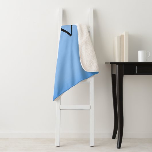 Sangria Cornflower Blue Sherpa Deken (In situ)