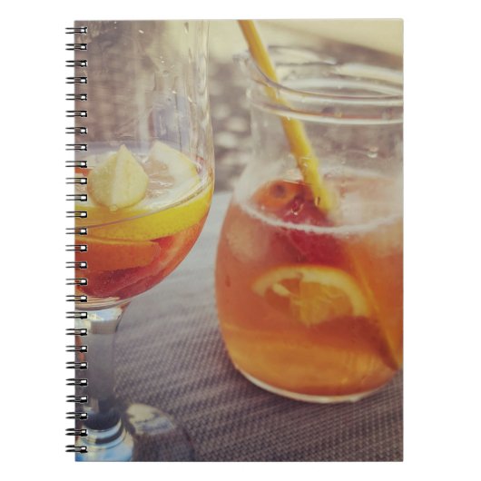 Sangria en Zonneschijn Notitieboek (Voorkant)