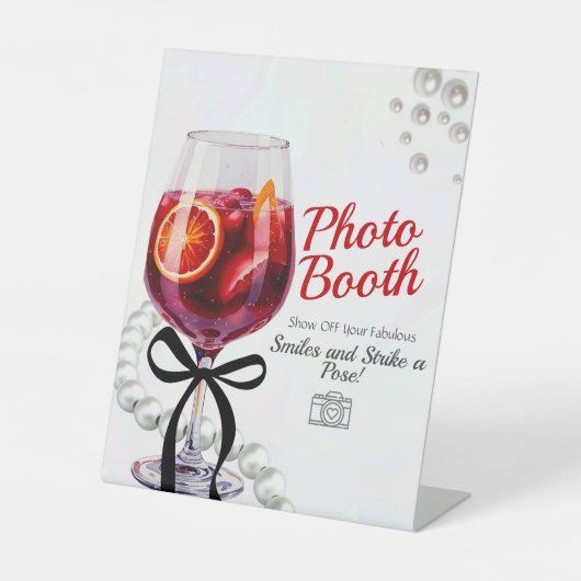 Sangria & Sass Photo Booth Reclamebord Met Voetstuk (Voorkant)