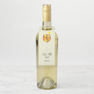 Sangria-wijncocktailmixkit met fruit toevoegen flessenhanger