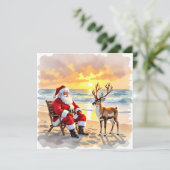 Santa and Reindeer at Beach Personalized Christmas Feestdagenkaart (Staand voorkant)