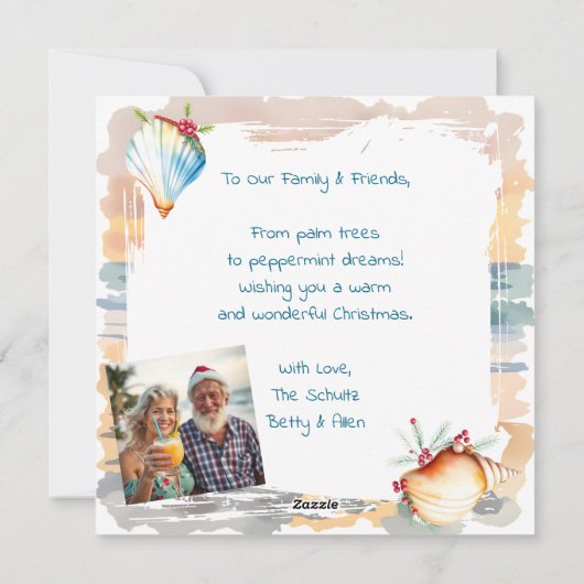 Santa and Reindeer at Beach Personalized Christmas Feestdagenkaart (Achterkant)