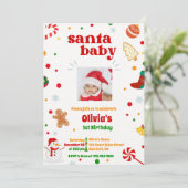 Santa Baby Foto Kerstmis 1e verjaardag Uitnodiging (Staand voorkant)