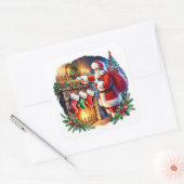 Santa bereidt kousen door open haard vierkante sticker (Envelop)
