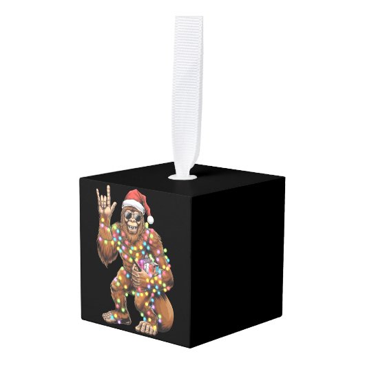 Santa Bigfoot Christmas Lights Rock Funny Decoratie (Voorkant hoekig)