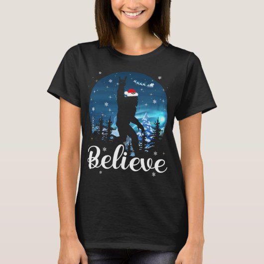 Santa Bigfoot Christmas Rock Roll Believe Xmas Fun T-shirt (Voorkant)