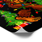 Santa Bigfoot Christmas Tree Xmas Lights Funny Sas Poster (Hoek)
