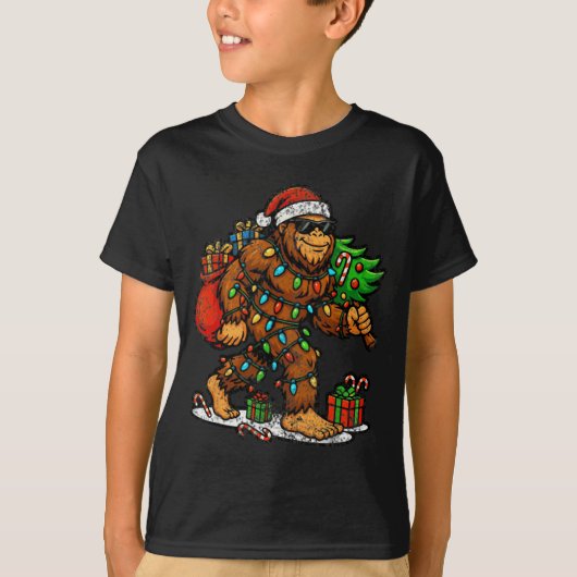 Santa Bigfoot Christmas Tree Xmas Lights Funny Sas T-shirt (Voorkant)