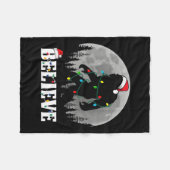 Santa Bigfoot Kerstverlichting Grappig Sasquatch B Fleece Deken (Voorkant (Horizontaal))