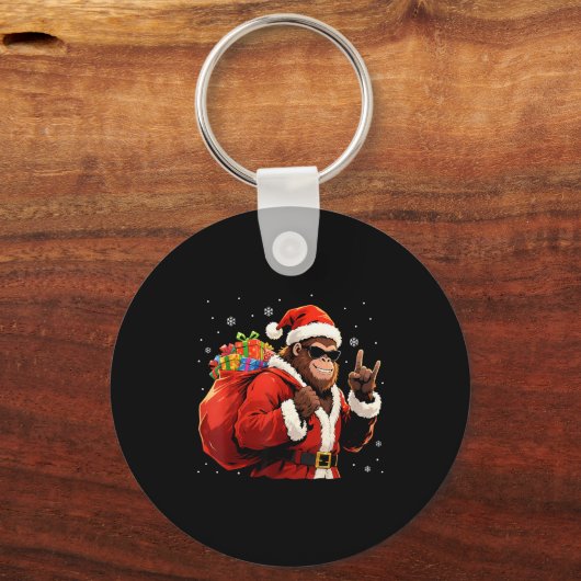 Santa Bigfoot Rock Christmas Funny Holiday Tee Sleutelhanger (Voorkant)