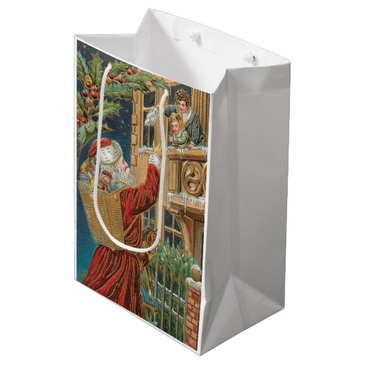  Santa Bringing Cadeaus gepersonaliseerd Medium Cadeauzakje (Voorkant Gekanteld)