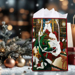 Santa Christmas Dragon Fantasie Medium Cadeauzakje<br><div class="desc">Kerstman met een jonge groene draak op schoot. Santa's hol is gevuld met een zak speelgoed,  baby griffin,  baby witte eenhoorn en twee katten in boekenplanken. Achter is een open haard,  boekenplanken gevuld met boeken en wandtapijt van een sneeuwman</div>