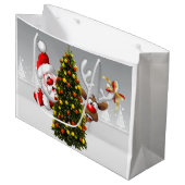 Santa claus en rendier achter een kerstboom.j groot cadeauzakje (Voorkant Gekanteld)