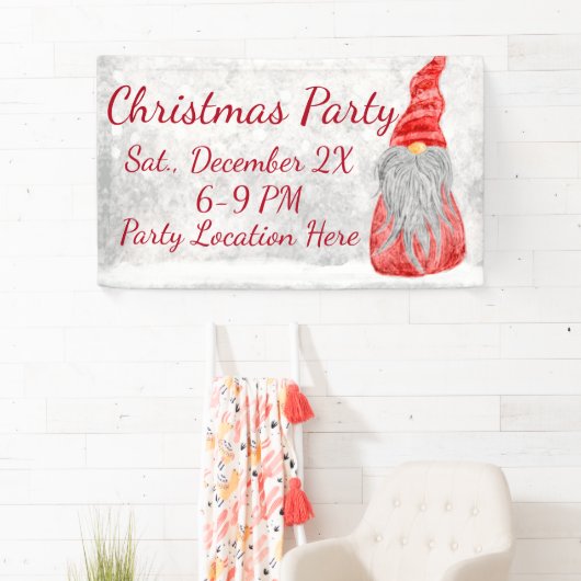 Santa Claus Gnome op Snowy Field  Spandoek (Insitu)