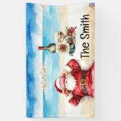 Santa Claus ontspannen op het kerststrand in juli Spandoek (Verticaal)