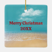 Santa Claus Pet op een tropisch strand Keramisch Ornament (Achterkant)