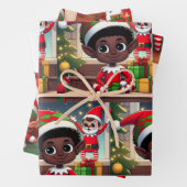 Santa Elf op Plank Kerst Wrapping Papier (3) Inpakpapier Vel (In situ)