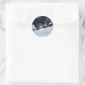 Santa en zijn rendieren ronde sticker (Tas)