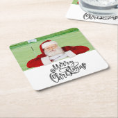 Santa golfer op een groen kerstfeest kartonnen onderzetters (Schuin)