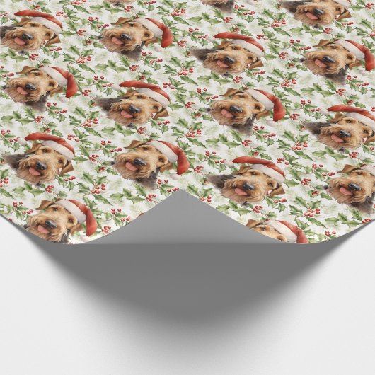 Santa Hat Airedale Terrier Hond Kerst Holly Cadeaupapier (Hoek)