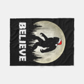 Santa Hat Bigfoot Believe Christmas Lights Rock Sa Fleece Deken (Voorkant (Horizontaal))