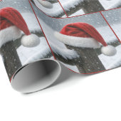 Santa Hat On a Snowy Fence Post Cadeaupapier (Rol Hoek)
