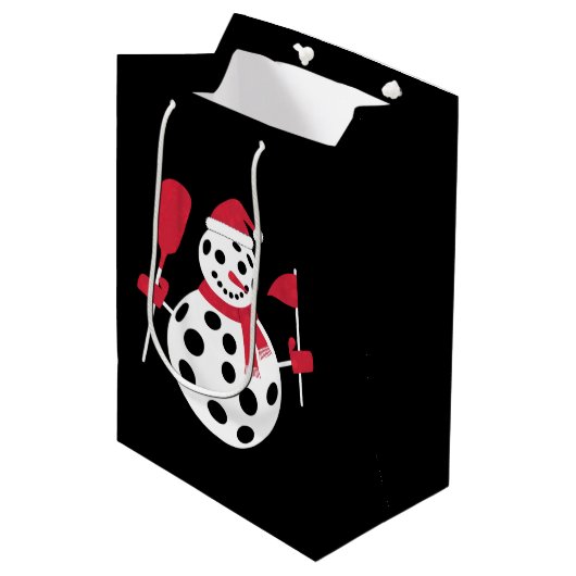 Santa Hat Snowman Familie Kerstmis Matching Pickle Medium Cadeauzakje (Voorkant Gekanteld)