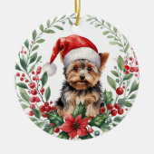 Santa Hat Yorkshire Terrier Poinsettia Krans Keramisch Ornament (Voorkant)