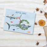 Santa Jaws Great White Kersthaai Feestdagenkaart<br><div class="desc">Dit ontwerp kan op het gebied worden gepersonaliseerd dat door de foto en/of tekst te veranderen wordt verstrekt. Of het kan worden aangepast door te klikken deze Sjabloon personaliseert en dan de klik te kiezen om verdere optie aan te passen en de kleur van de achtergrond te schrappen of te...</div>