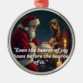 Santa knielt bij de kribbe metalen ornament (Voorkant)