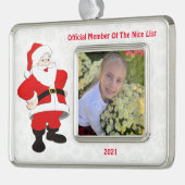 Santa Nice Lijst Sneeuwvlokken Rode Tekst Verzilverd Omlijst Ornament (Links)